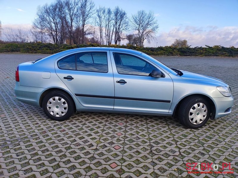 2010' Skoda Octavia 1.9 Tdi Classic photo #4