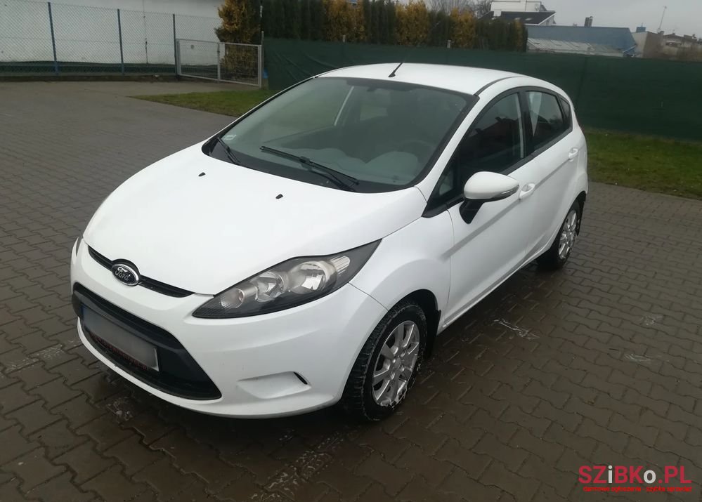 2010' Ford Fiesta photo #1