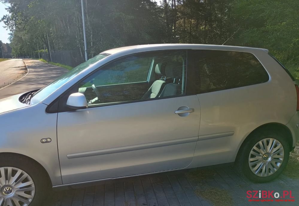 2005' Volkswagen Polo photo #4