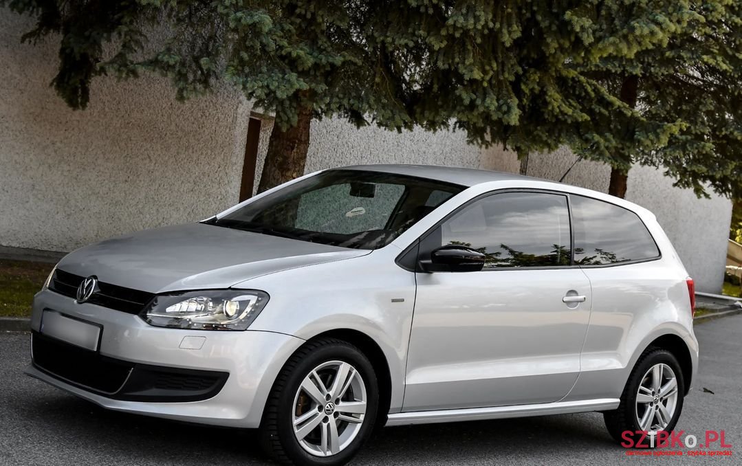 2012' Volkswagen Polo photo #1