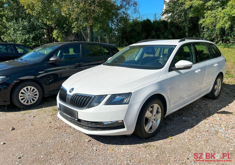 2020' Skoda Octavia photo #1