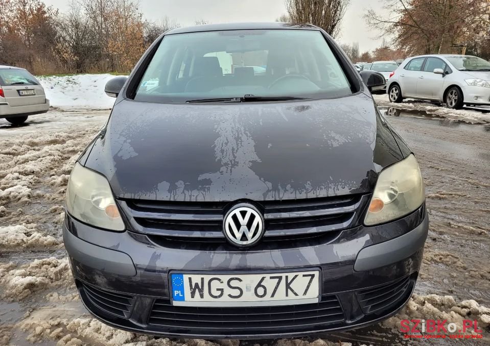 2005' Volkswagen Golf photo #5