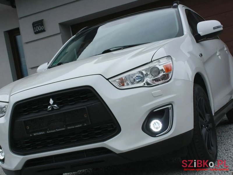 2014' Mitsubishi ASX photo #2