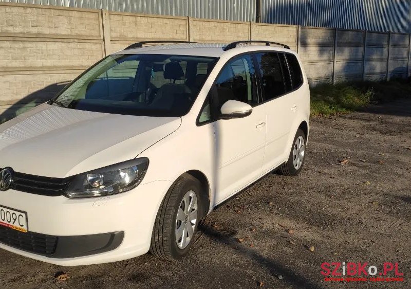 2012' Volkswagen Touran photo #2