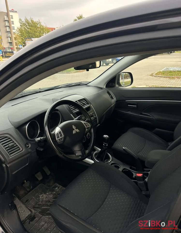 2011' Mitsubishi ASX photo #6