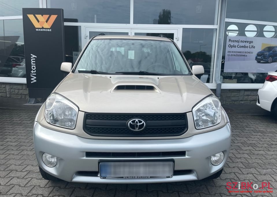 2005' Toyota RAV4 photo #3