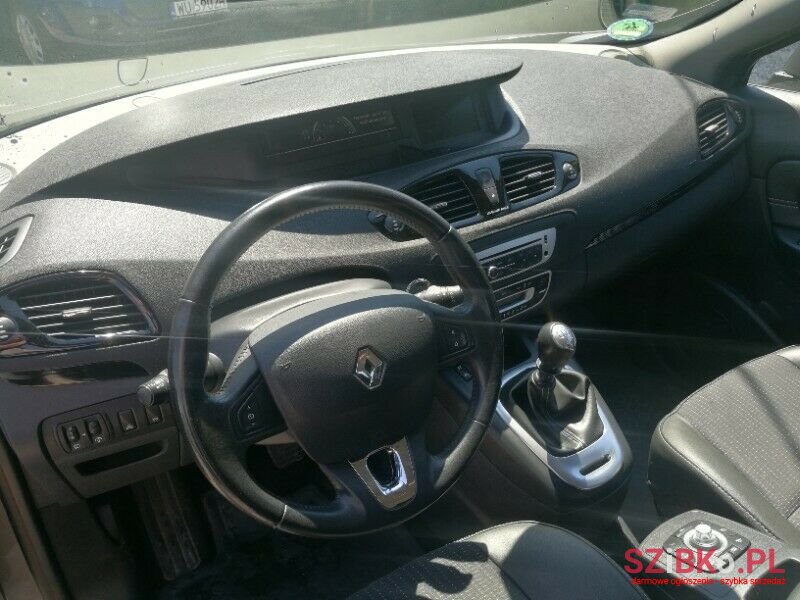 2013' Renault Scenic photo #5