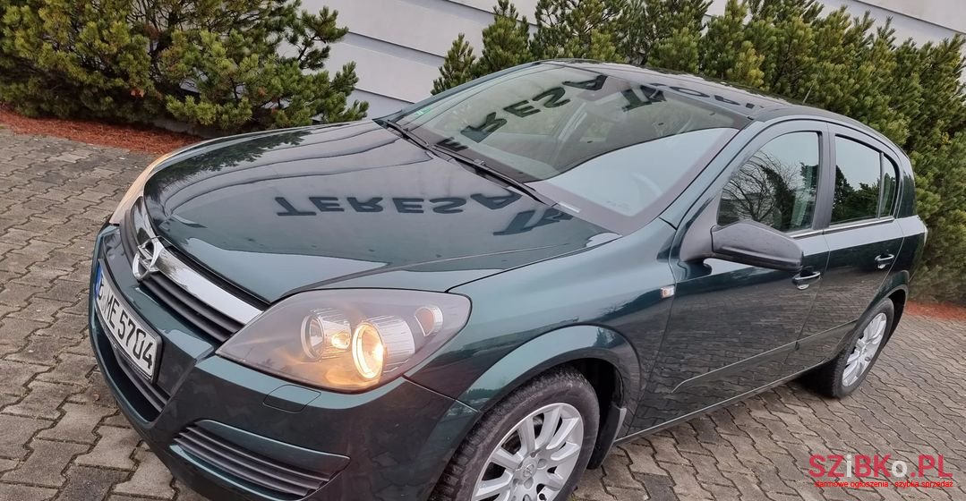 2005' Opel Astra photo #2