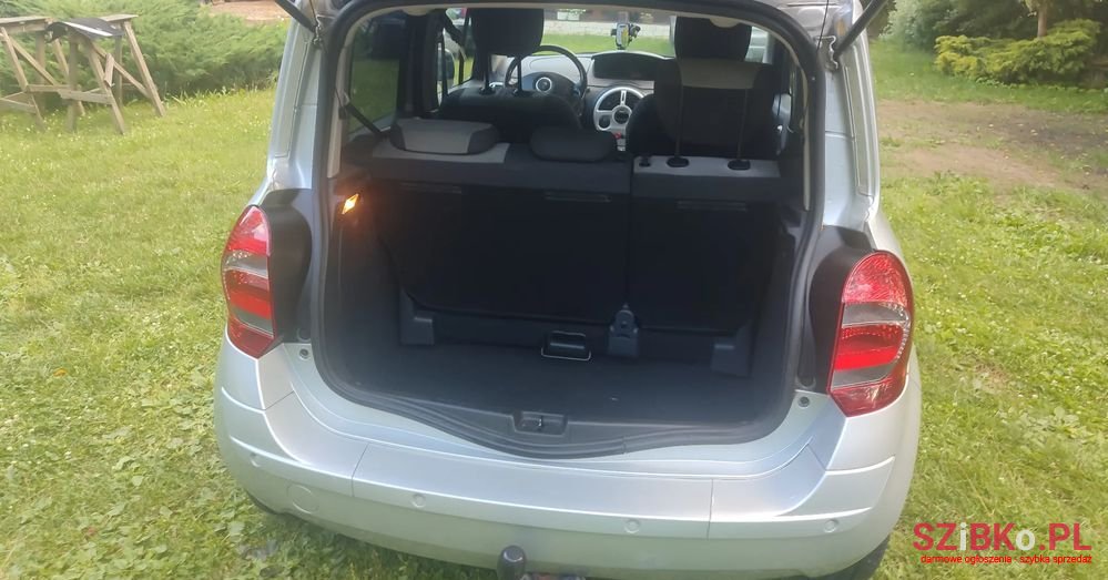 2010' Renault Modus photo #6