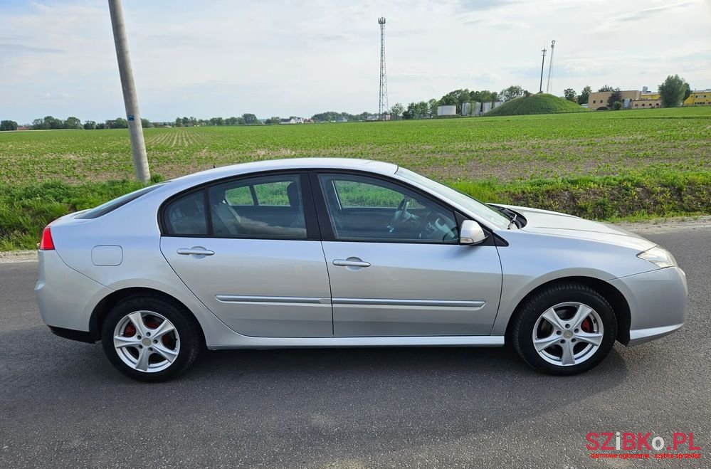 2009' Renault Laguna photo #5