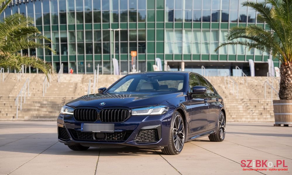 2021' BMW 5 Series M550I Xdrive Sport photo #2
