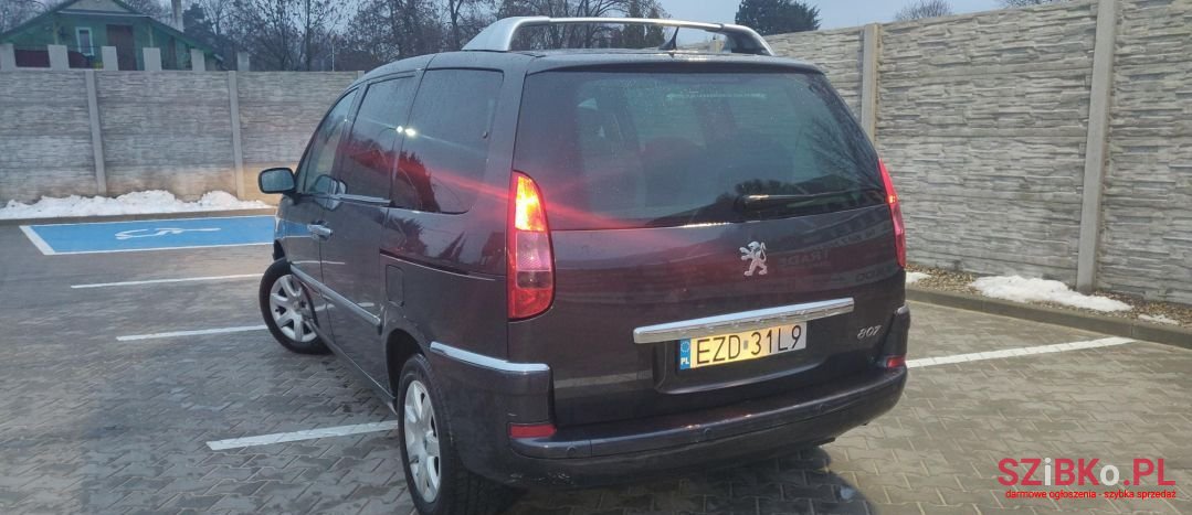 2008' Peugeot 807 photo #3