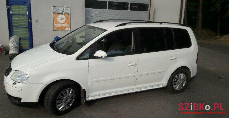 2003' Volkswagen Touran photo #1