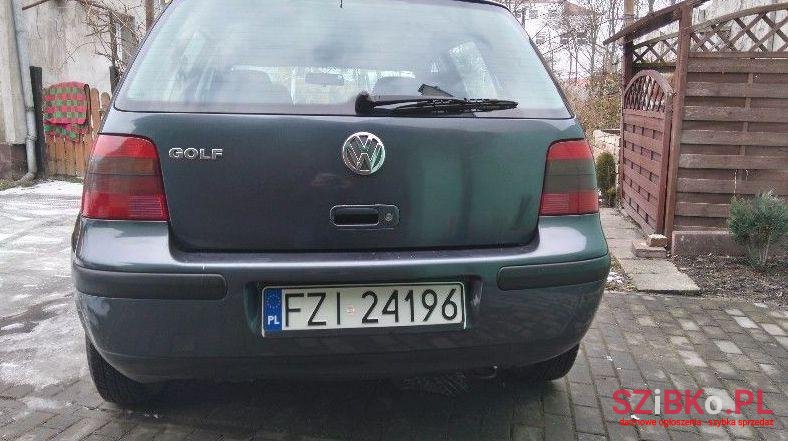 2000' Volkswagen Golf photo #1