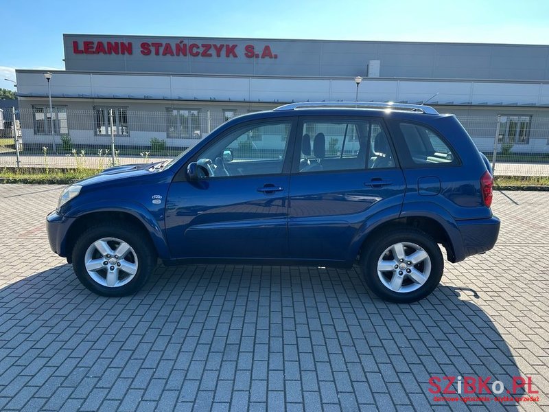 2004' Toyota RAV4 2.0 D-4D 4X4 photo #3