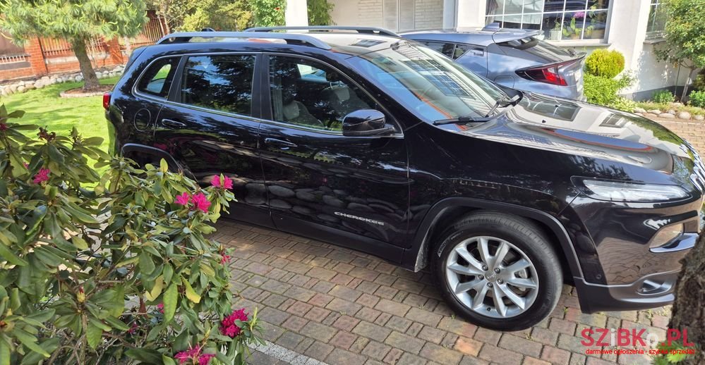 2014' Jeep Cherokee photo #2