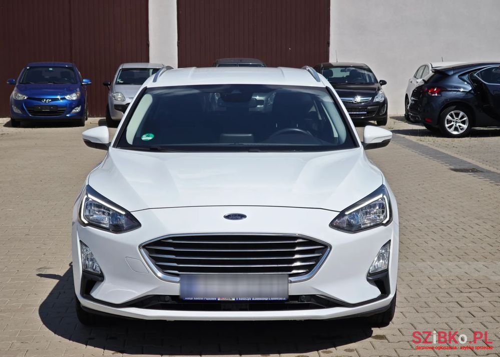 2020' Ford Focus photo #2