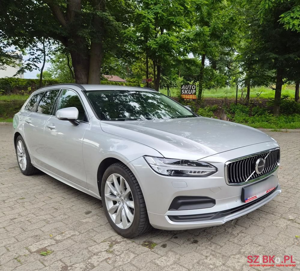2022' Volvo V90 B4 D Awd Momentum Pro photo #2