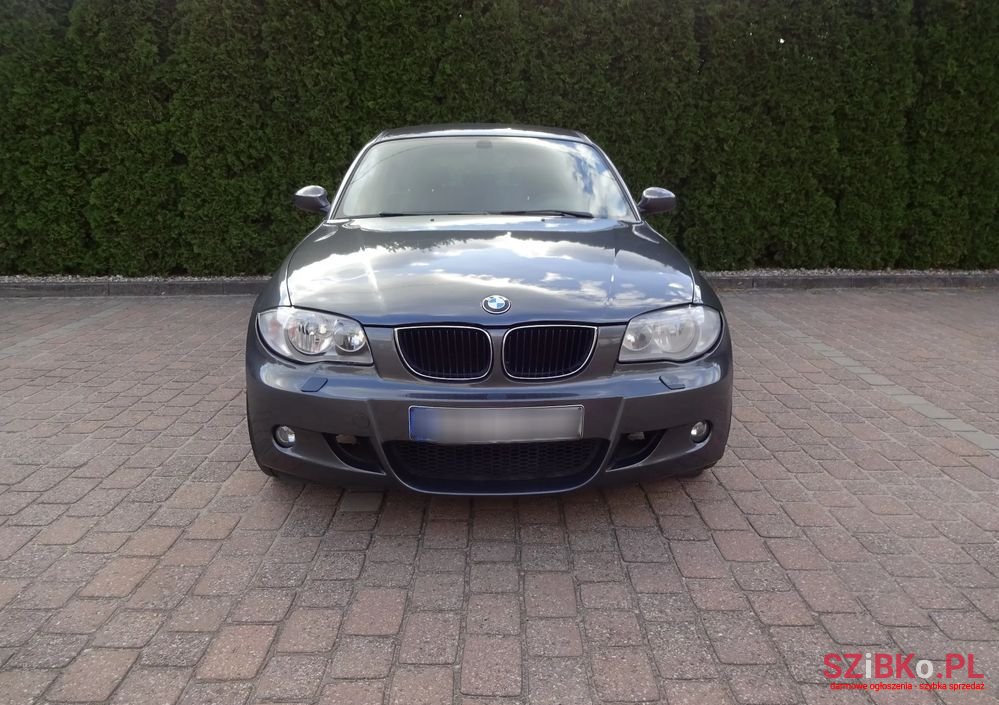 2005' BMW 1 Series 116I photo #3