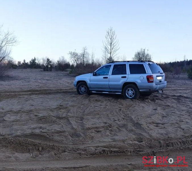 2002' Jeep Grand Cherokee photo #2