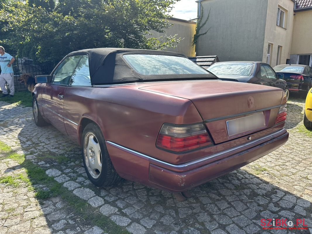 1993' Mercedes-Benz E-Class photo #4