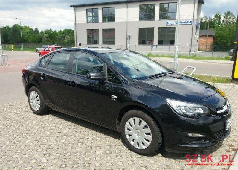 2014' Opel Astra photo #1