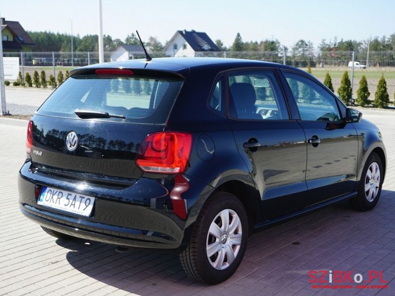 2011' Volkswagen Polo photo #3