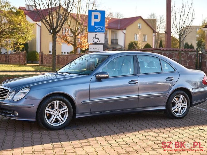 2004' Mercedes-Benz E-Class photo #6