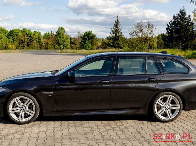 2014' BMW 5 Series 520D Touring Sport-Aut photo #3