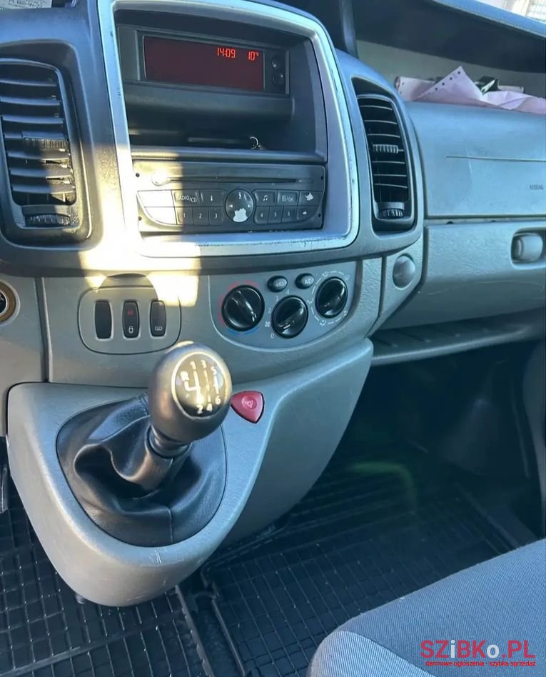 2010' Renault Trafic photo #5