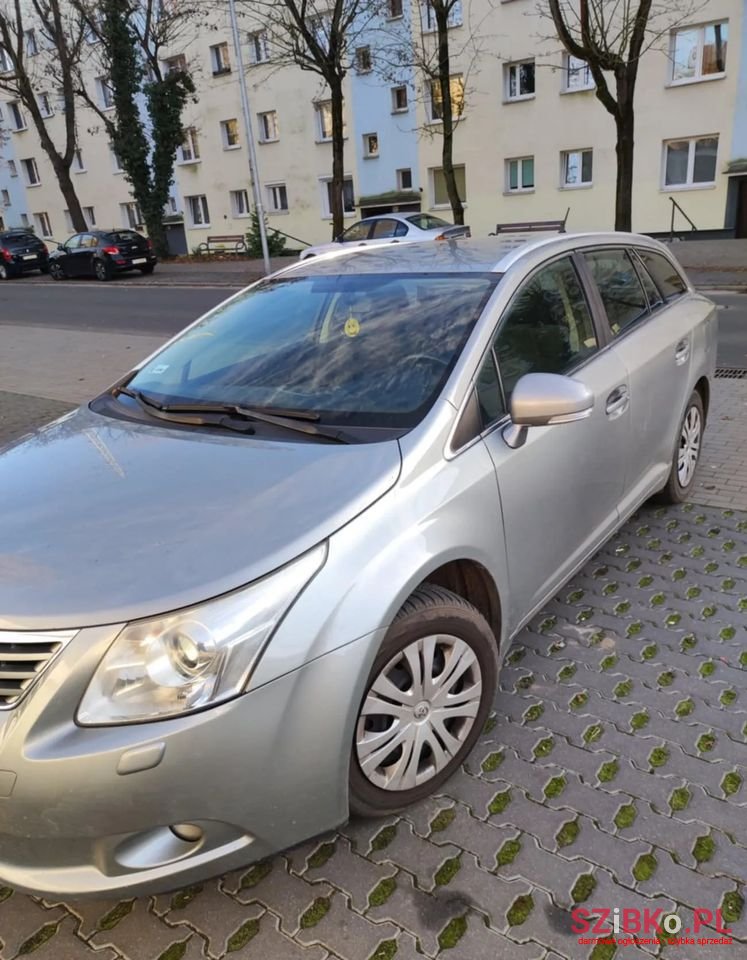 2010' Toyota Avensis 1.8 Sol Plus photo #3