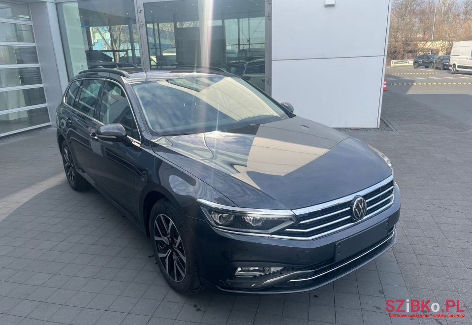 2023' Volkswagen Passat photo #1