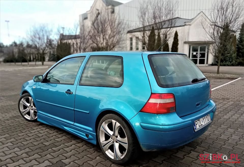 2003' Volkswagen Golf photo #2