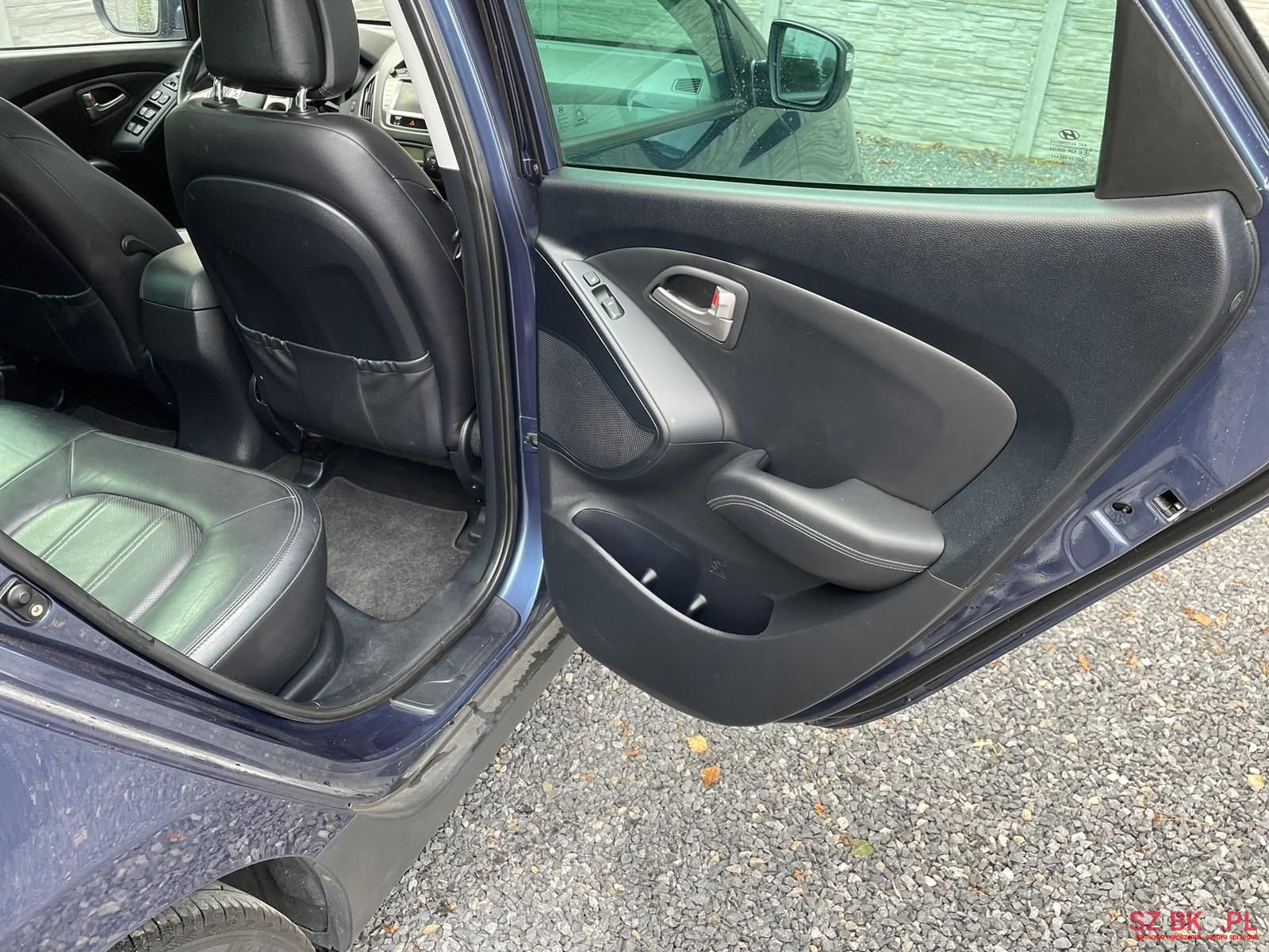 2011' Hyundai ix35 photo #3