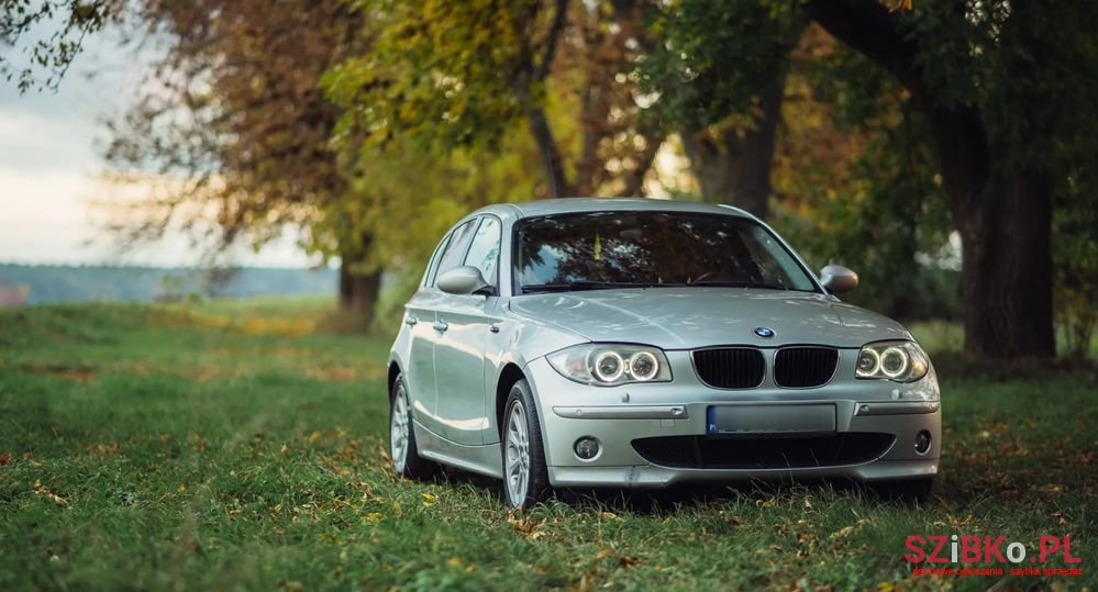 2004' BMW 1 Series photo #1