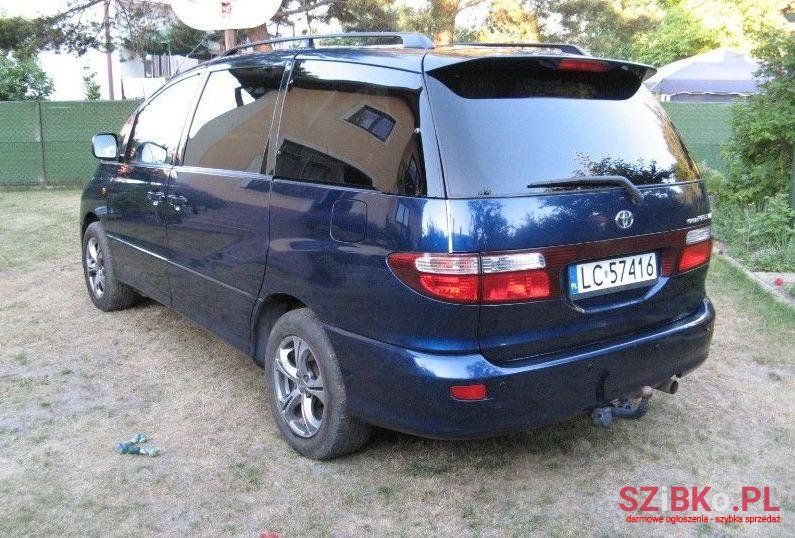 2001' Toyota Previa photo #2