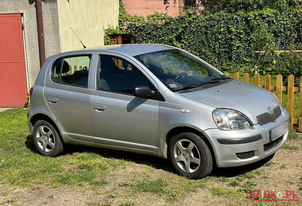2004' Toyota Yaris photo #3