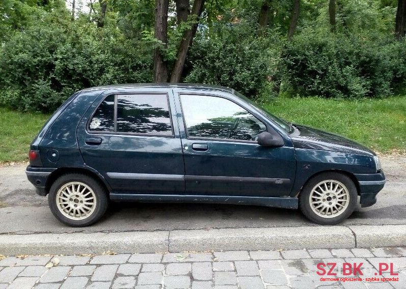 1995' Renault Clio photo #1