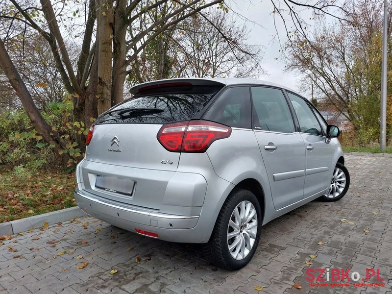 2011' Citroen C4 Picasso photo #5