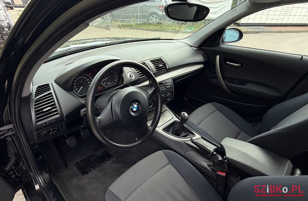 2006' BMW 1 Series photo #5