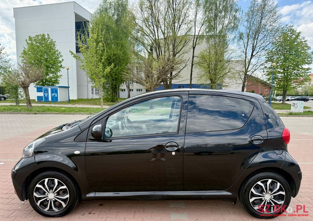 2006' Toyota Aygo photo #2