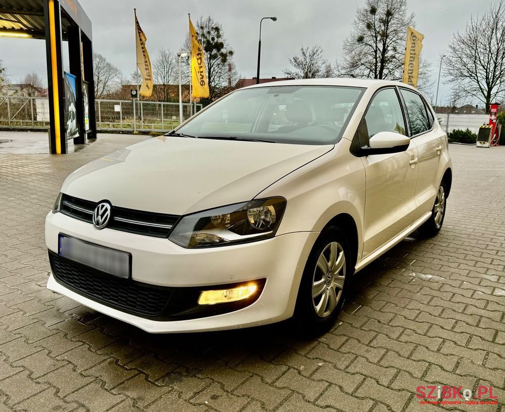 2012' Volkswagen Polo photo #2