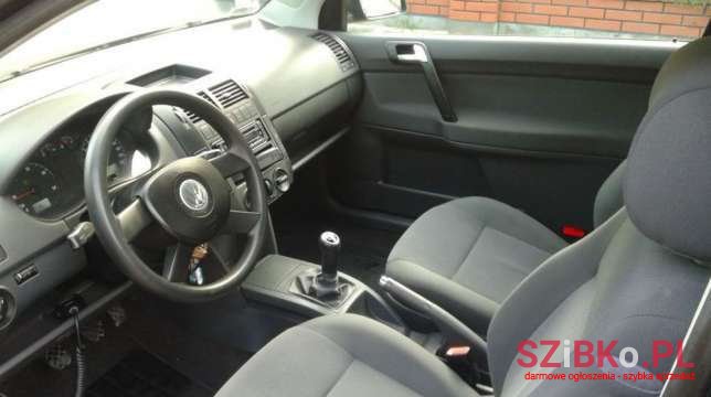 2003' Volkswagen Polo TDI photo #3
