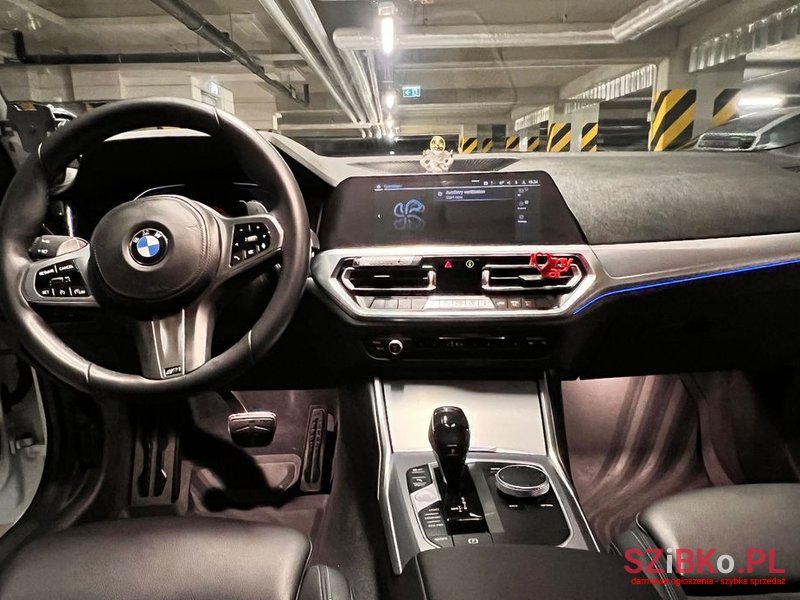 2020' BMW 3 Series 318I M Sport photo #5