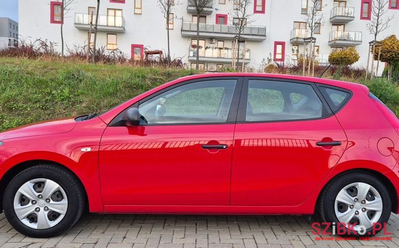 2010' Hyundai i30 photo #2