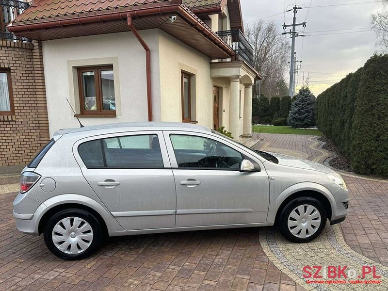 2009' Opel Astra Iii 1.6 Enjoy photo #3