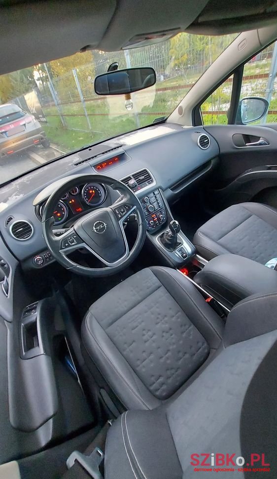 2011' Opel Meriva 1.4 T Cosmo photo #2
