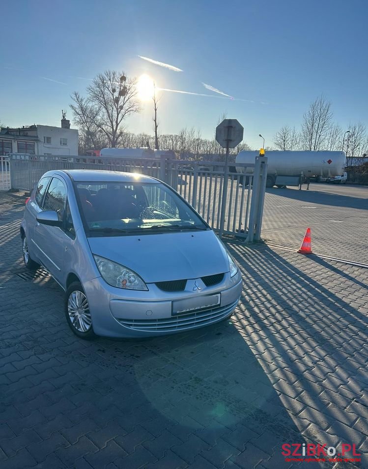 2005' Mitsubishi Colt photo #5