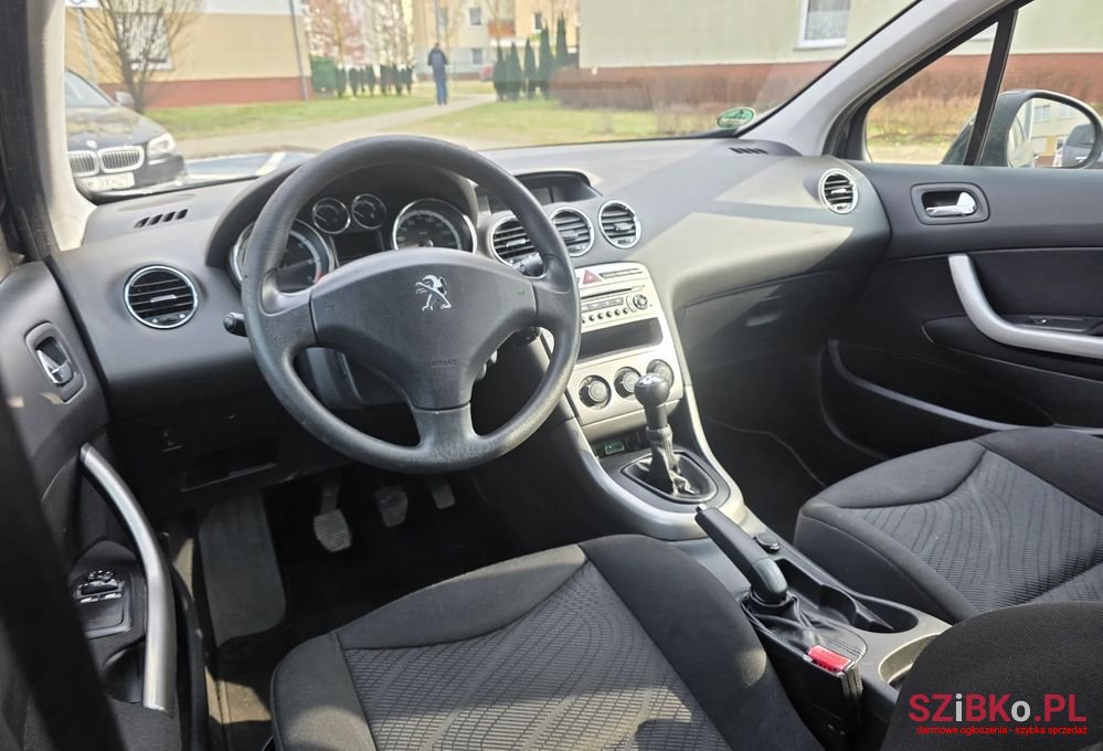 2012' Peugeot 308 photo #2