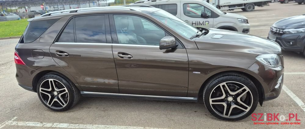 2012' Mercedes-Benz Ml photo #2